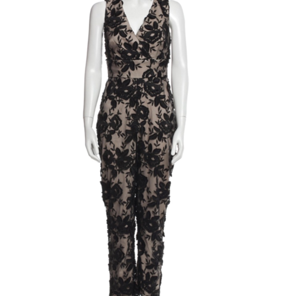 Monique Lhuillier Black and Nude/Tan Lace Jumpsuit Size 6/Medium New with Tags